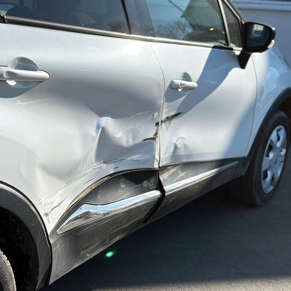 Unfallschaden Renault vorher